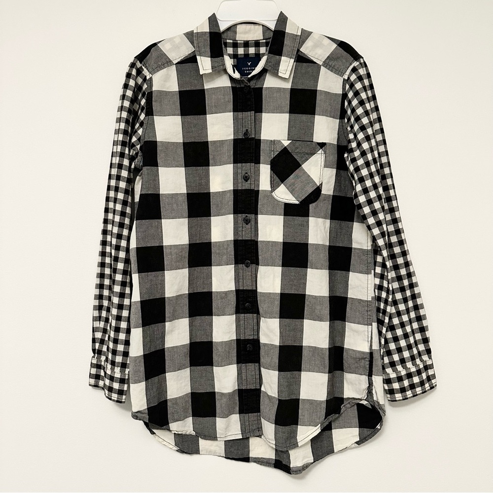 American Eagle Outfitters The Jegging Shirt B&W Black and White Plaid Button